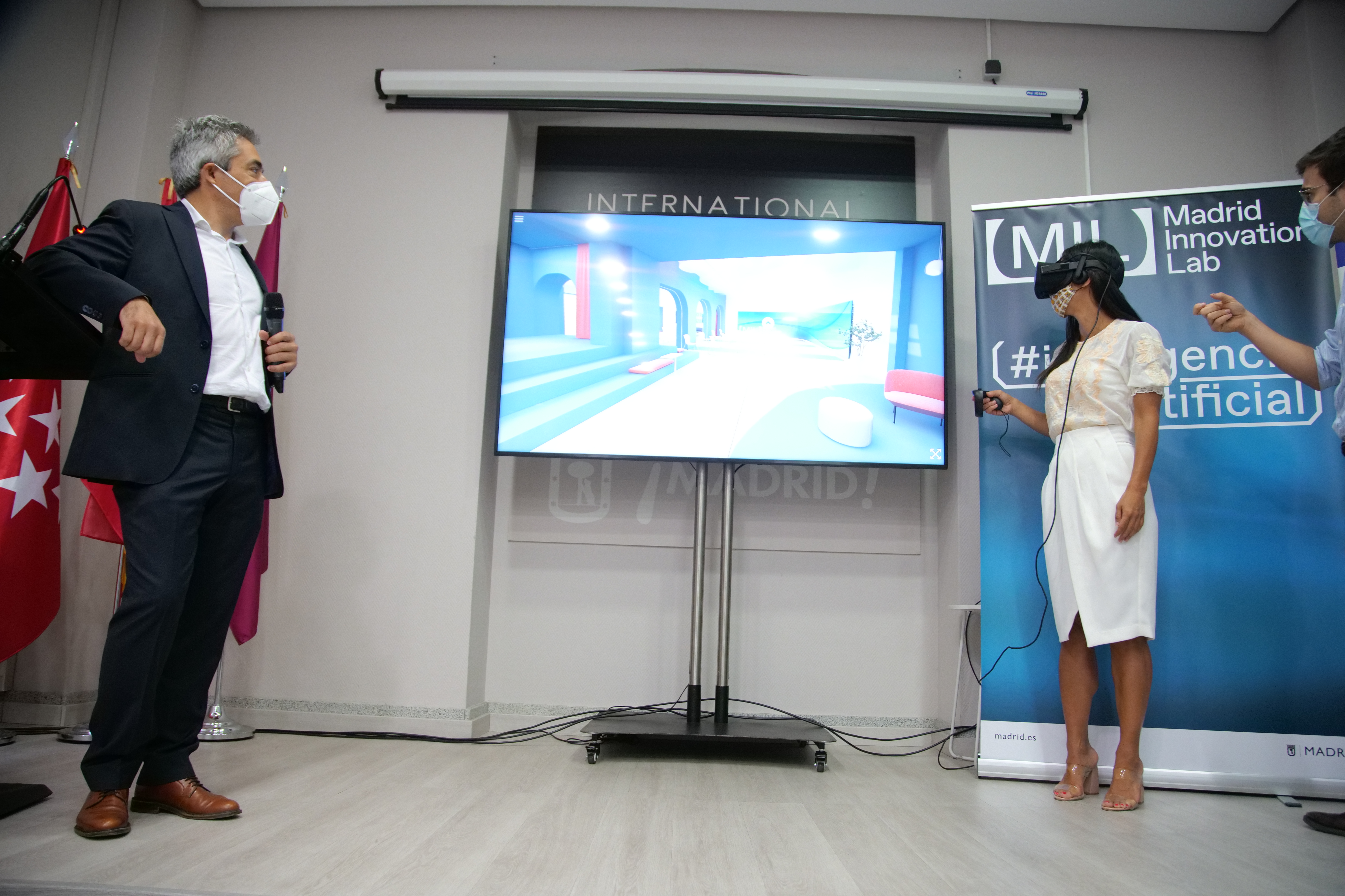Begoña Villacís, vicealcaldesa de Madrid, durante la presentación del Centro de Inteligencia Artificial y en el que ha podido hacer una visita virtual